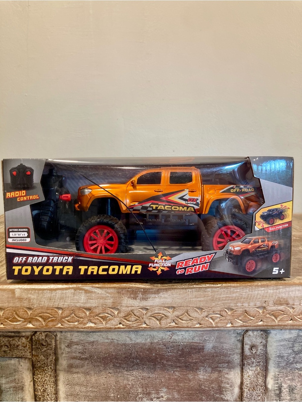 R/C Off Road Truck Toyota Tacoma Radio Control 27MHZ New Orange